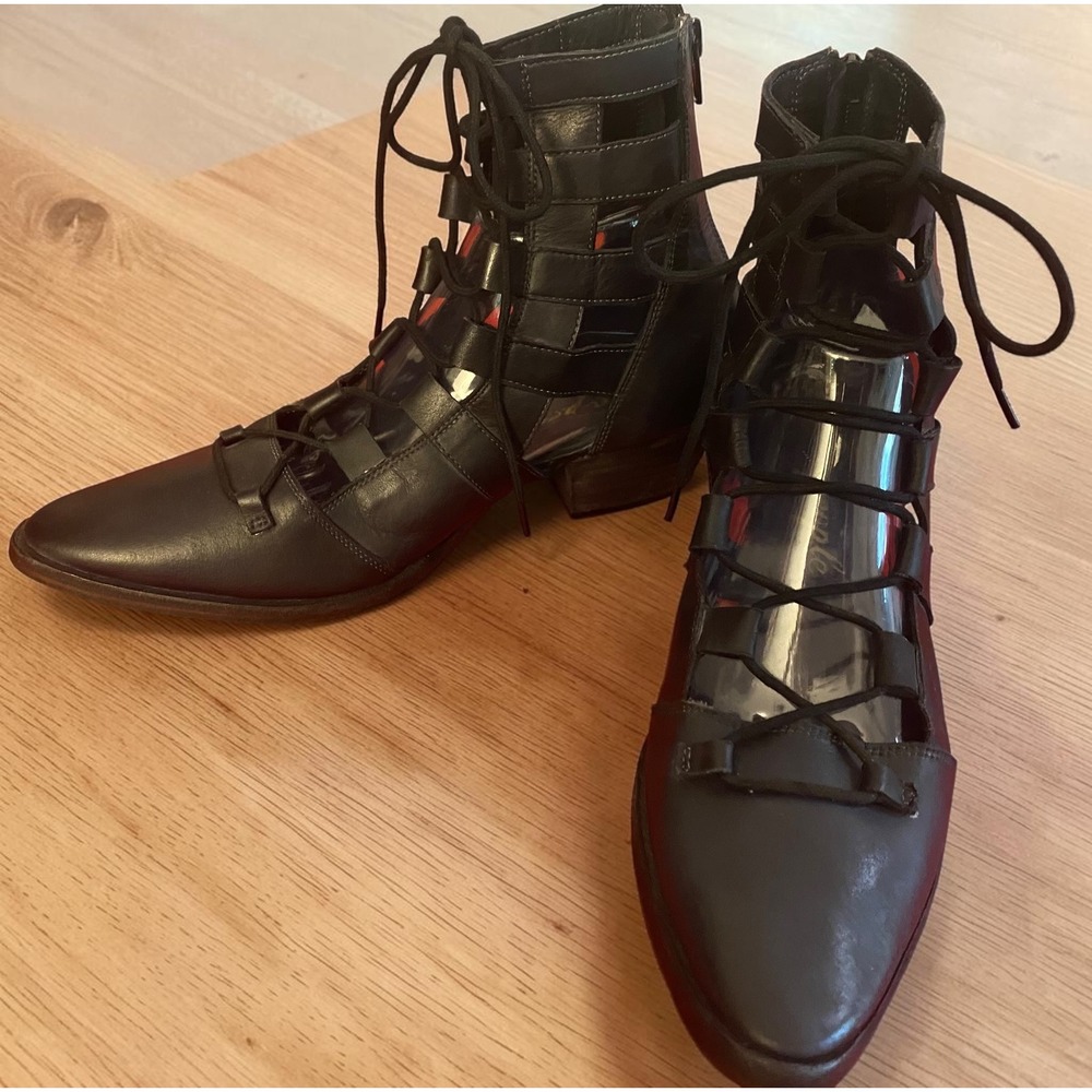 Free People Joe Lace Up Black Leather Caged Cutout Ankle Boots Womens 9.5